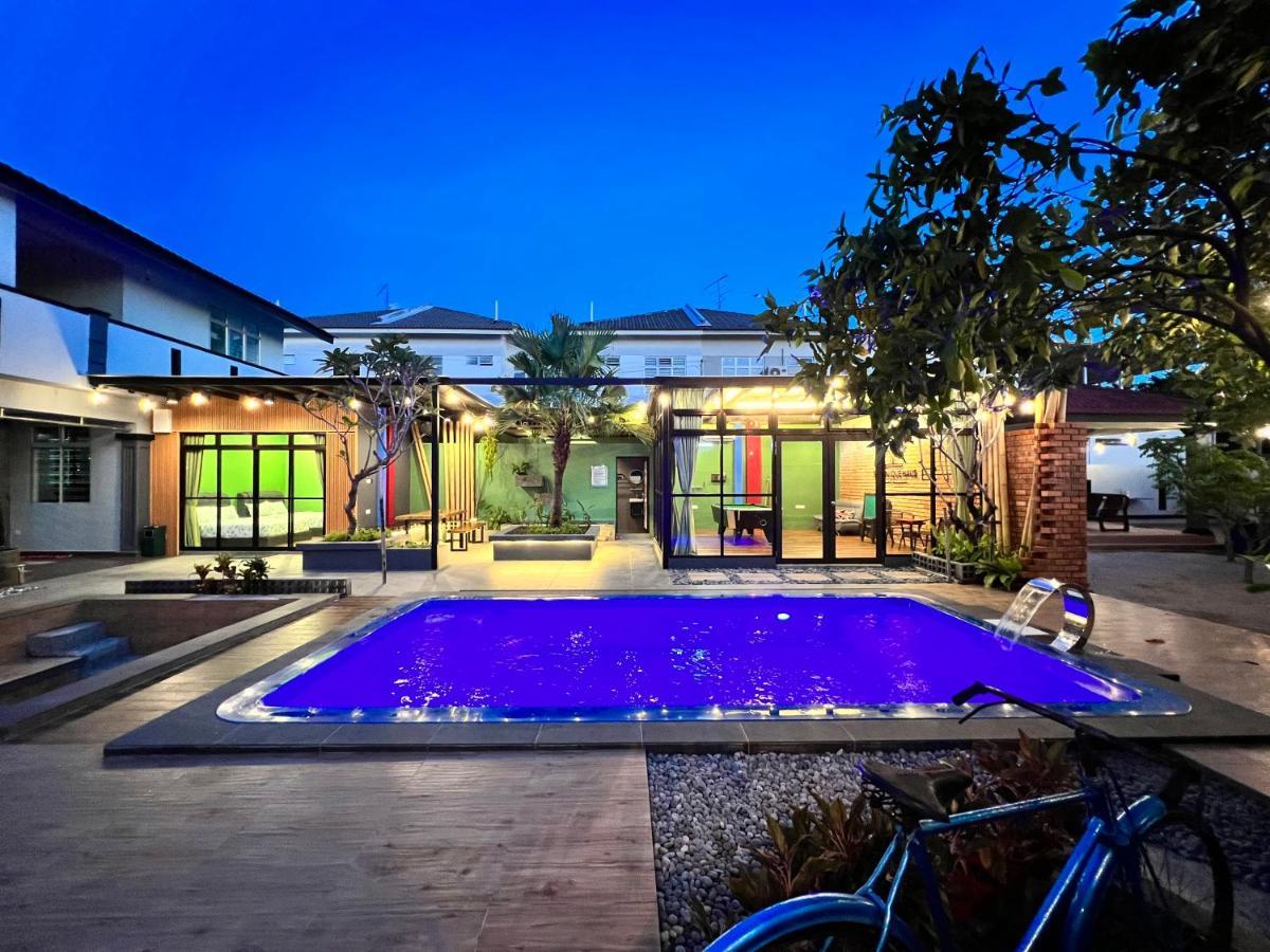 The Uniique Haus - Johor 1St Staycation Water Dining Experience Johor Bahru Bagian luar foto