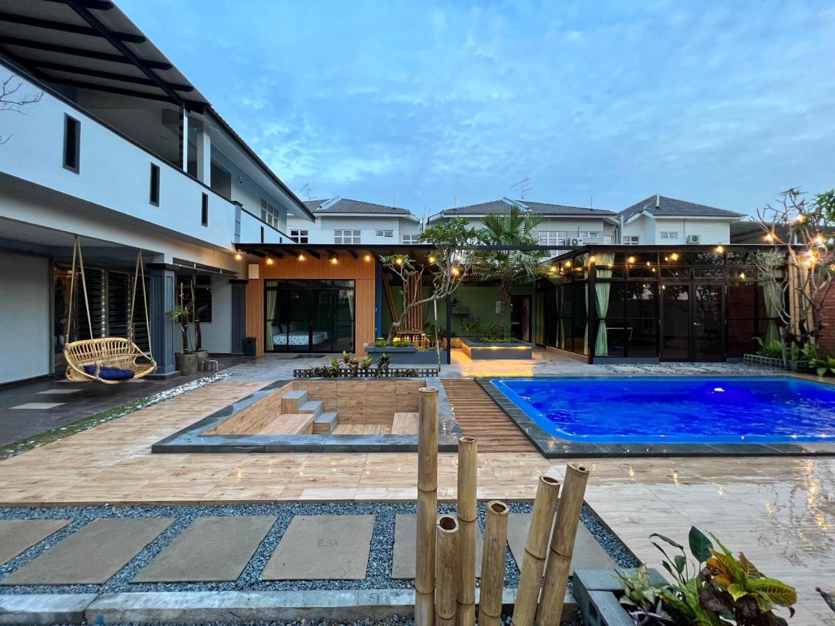 The Uniique Haus - Johor 1St Staycation Water Dining Experience Johor Bahru Bagian luar foto